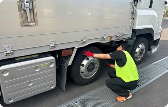 車輌点検の様子